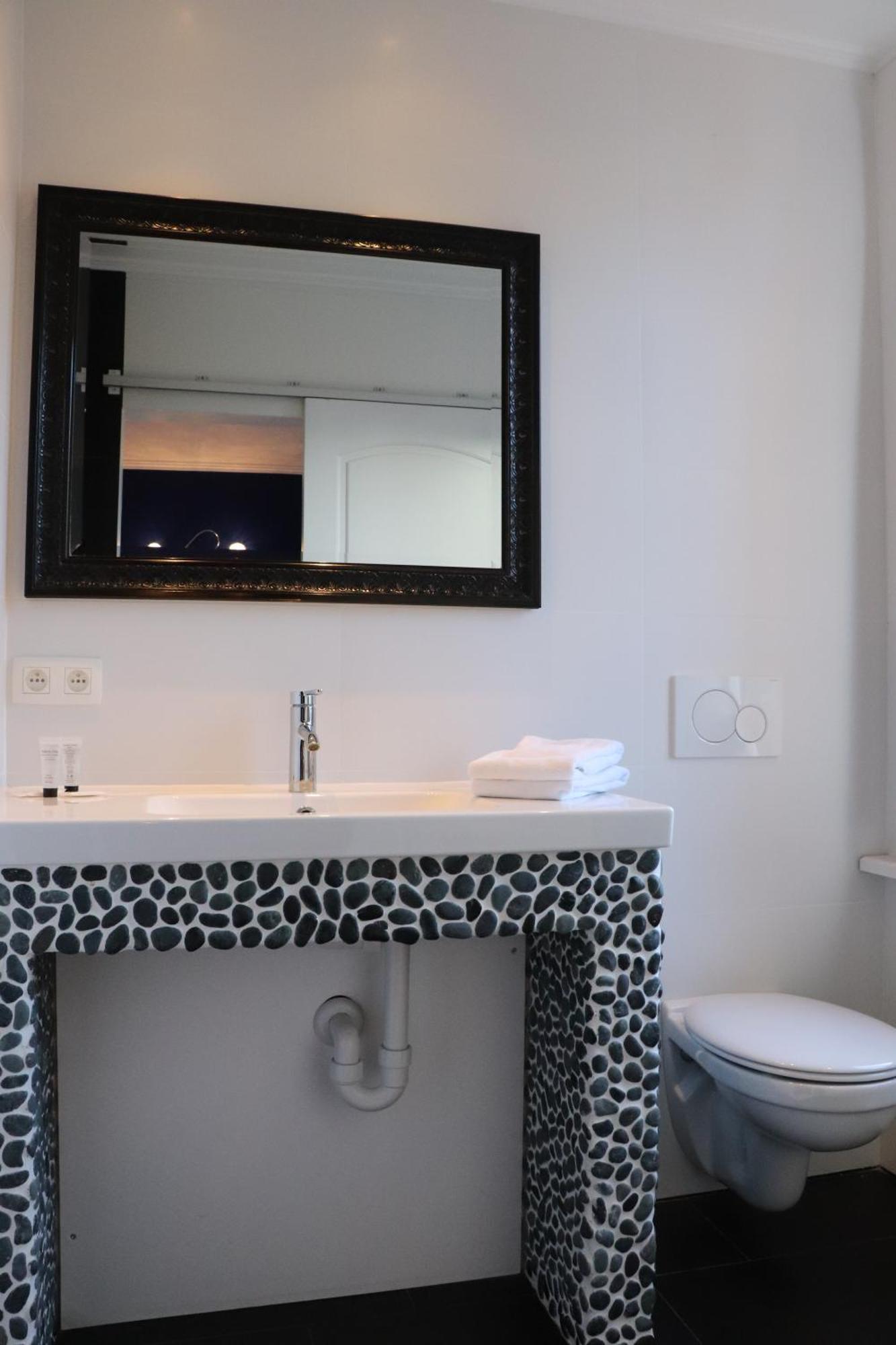 Hostal Lybeer Private Just For Two! *